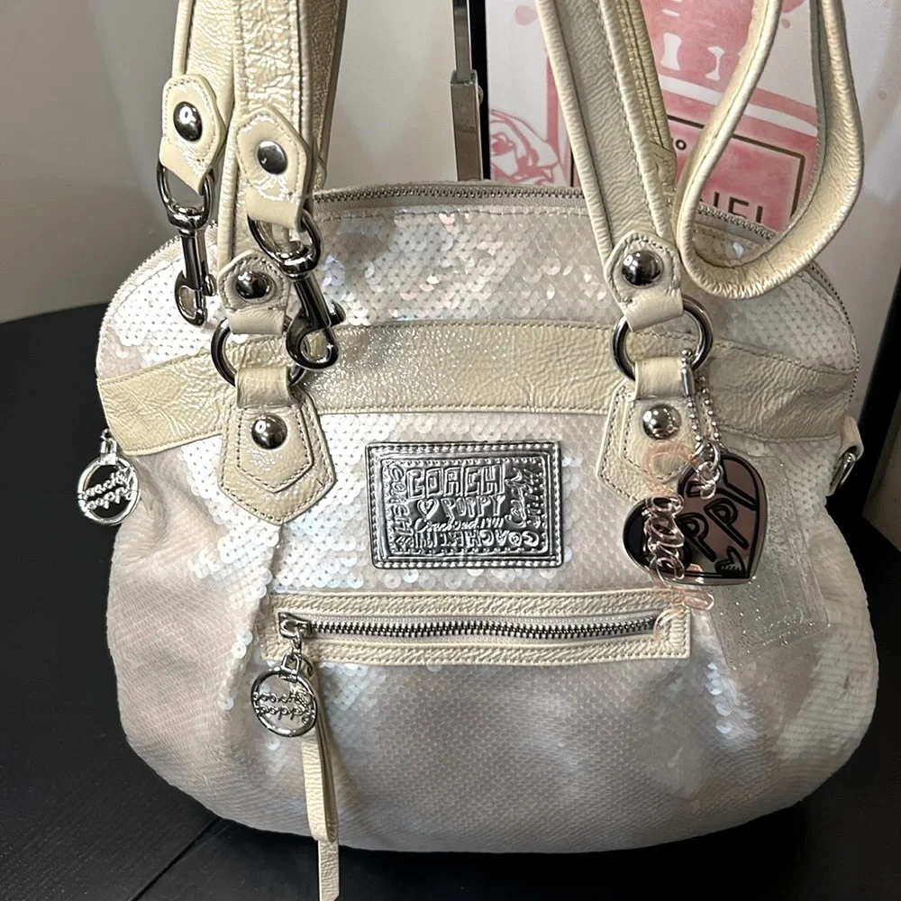 Coach NWT Poppy Sequined Spotlight Limited EditionTote Bag 16304 - Picture 5 of 16
